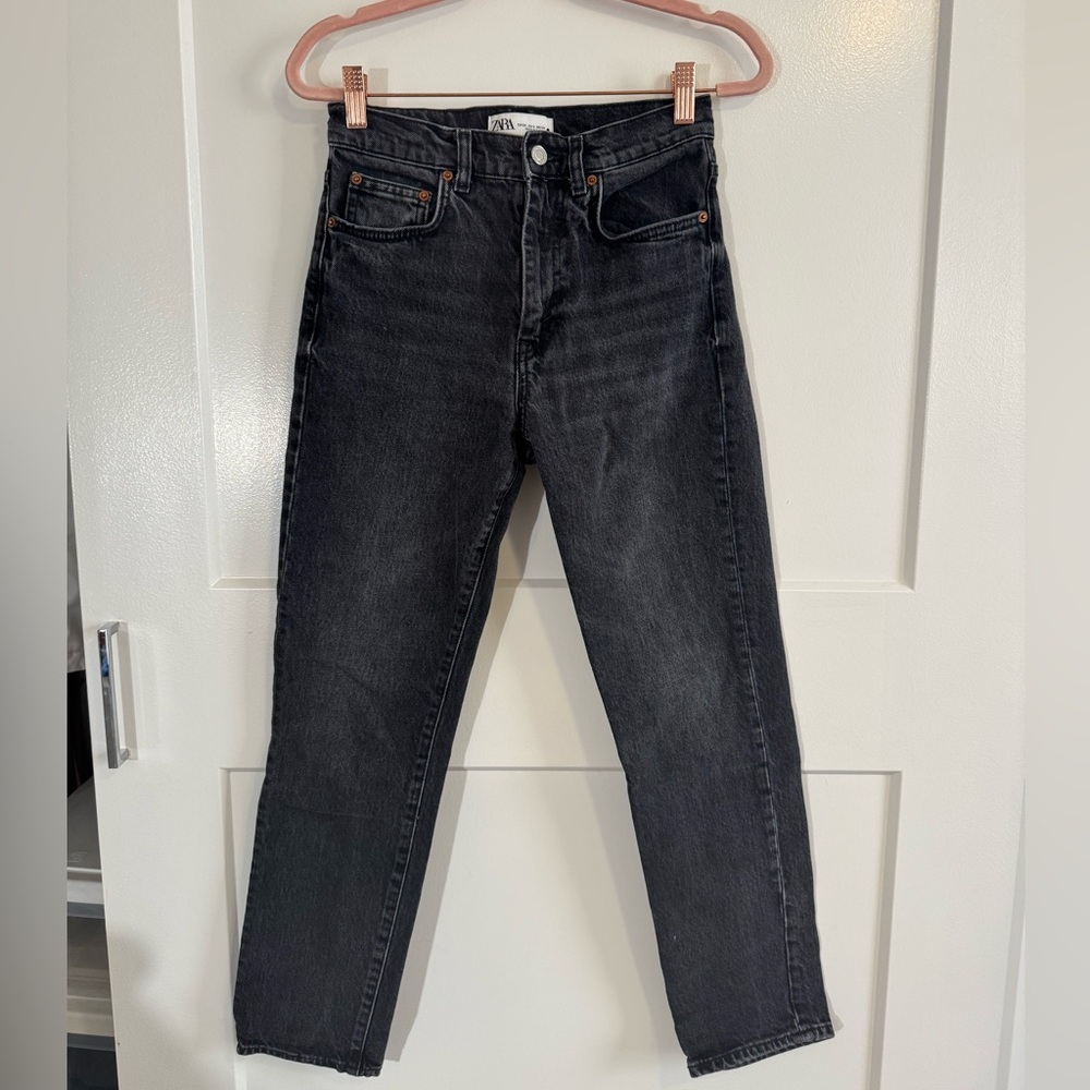 Zara Women’s Dark Gray Straight Jeans